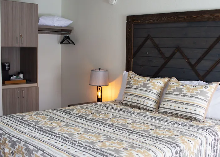 Pine Hotel